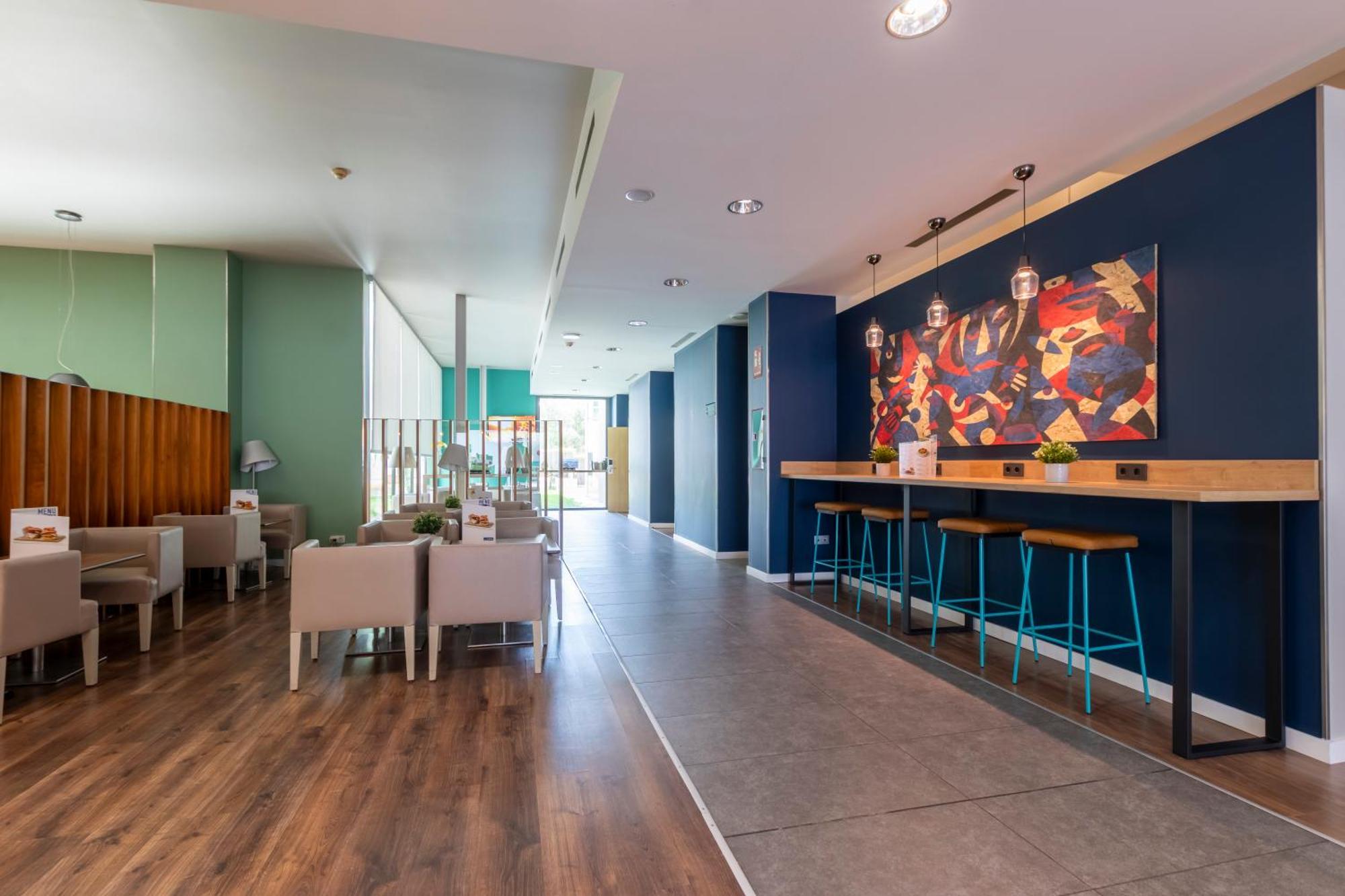 Travelodge Malaga Airport — Photos 3